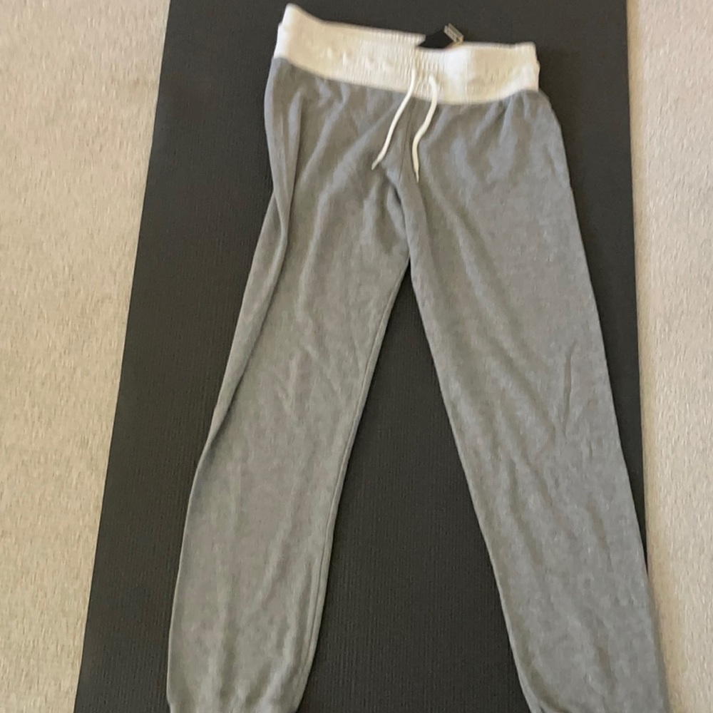 Monrow grey super soft sweats size L